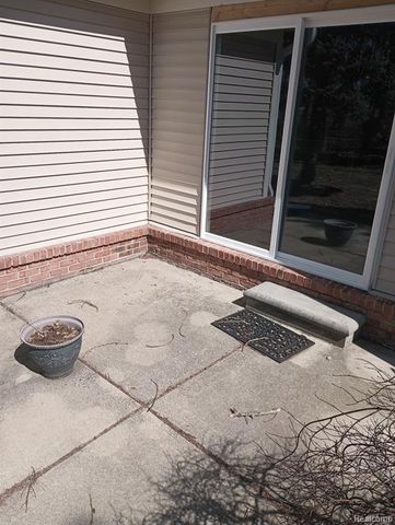 6379 Sheppard Drive 90, Westland, MI 48185