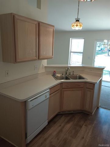 6379 Sheppard Drive 90, Westland, MI 48185