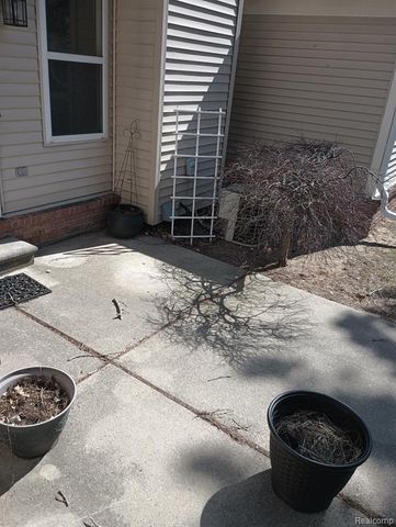 6379 Sheppard Drive 90, Westland, MI 48185