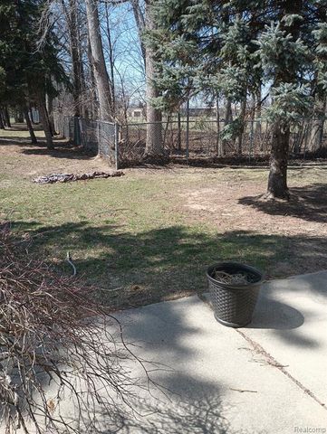 6379 Sheppard Drive 90, Westland, MI 48185