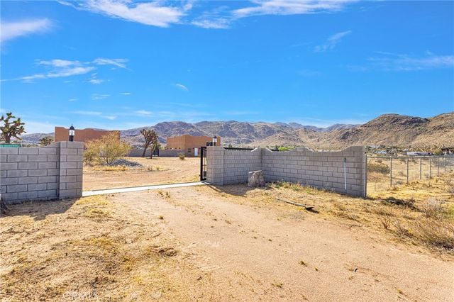 15835 Sloan, Apple Valley, CA 92307
