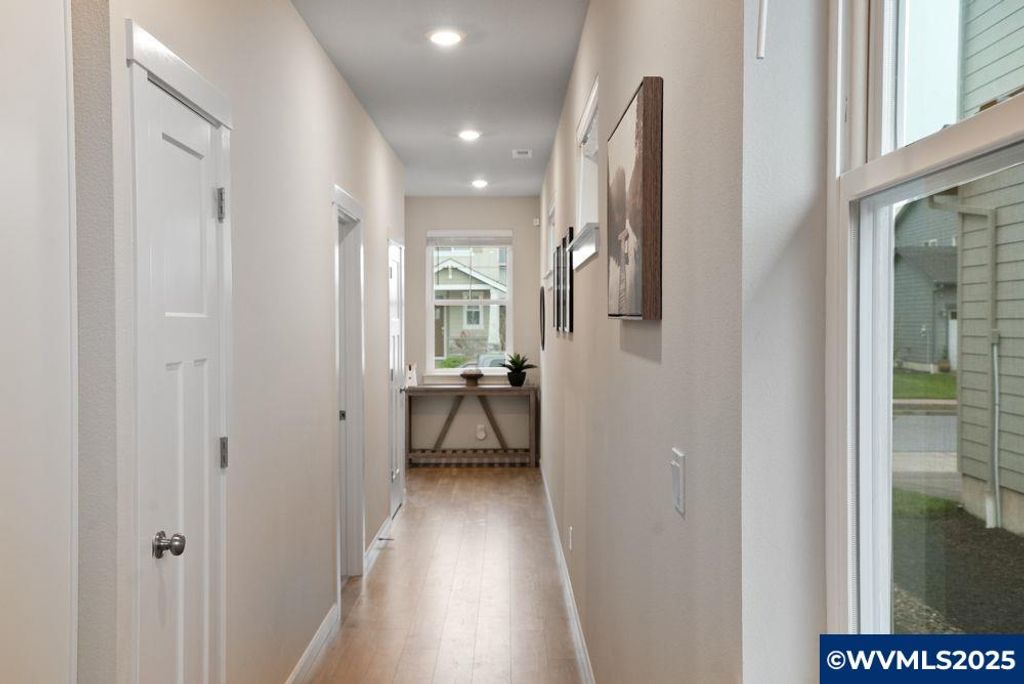 Image 14 of property listing at 6335 SE Rebecca St, Albany, OR 97322