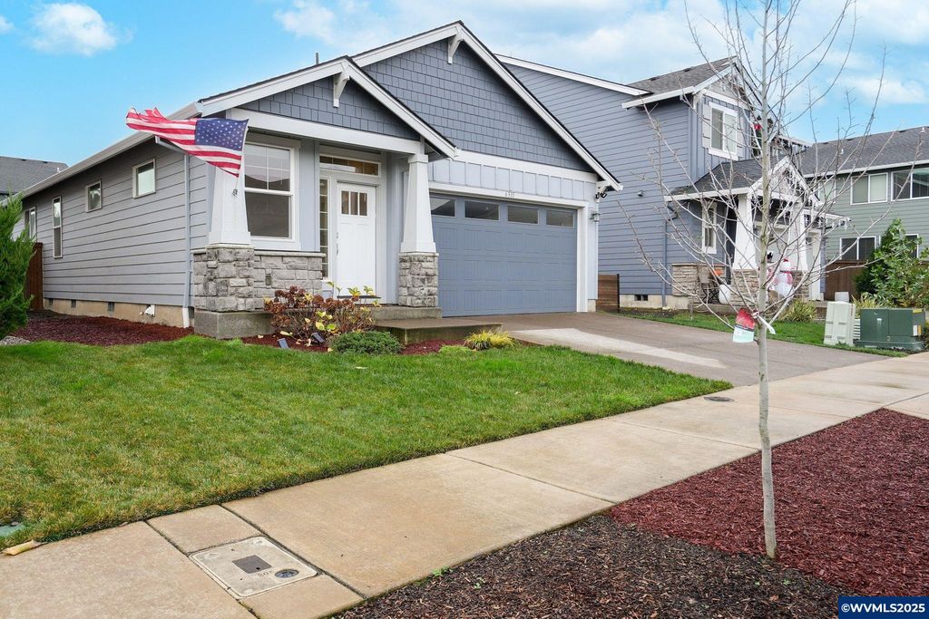 Image 2 of property listing at 6335 SE Rebecca St, Albany, OR 97322