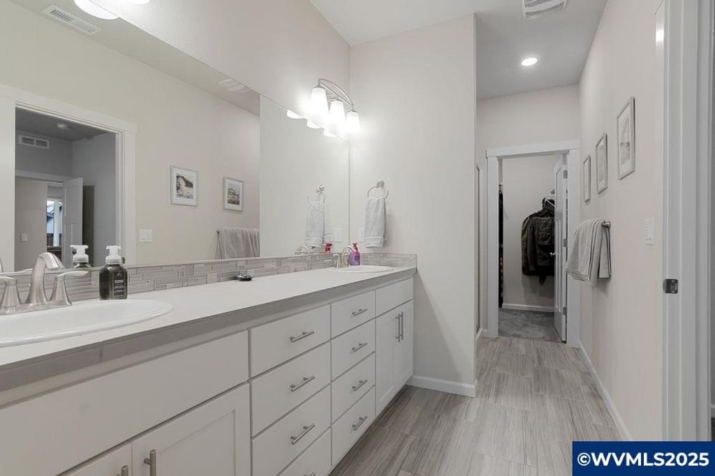 Image 23 of property listing at 6335 SE Rebecca St, Albany, OR 97322