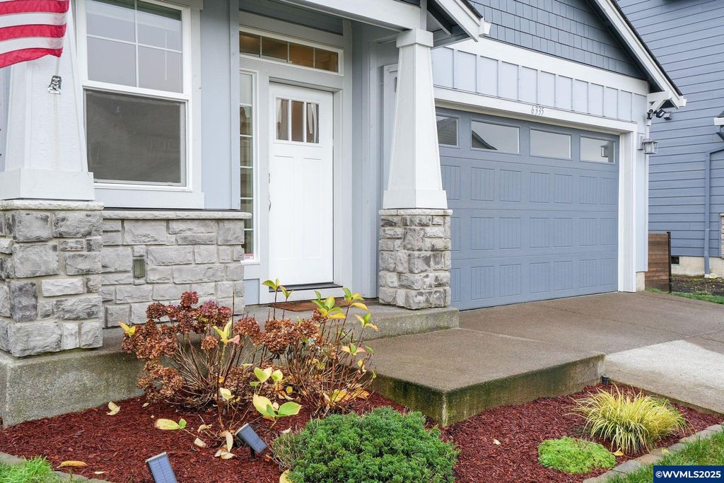 Image 3 of property listing at 6335 SE Rebecca St, Albany, OR 97322