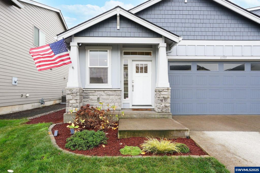 Image 4 of property listing at 6335 SE Rebecca St, Albany, OR 97322