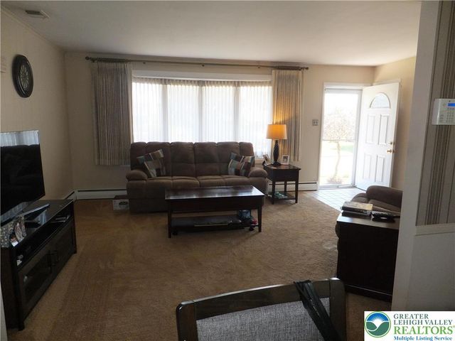 1264 California Avenue, Whitehall Twp, PA 18052