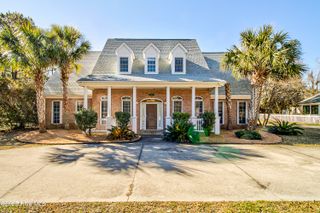 613 Clarendon Avenue, Carolina Beach, NC 28428