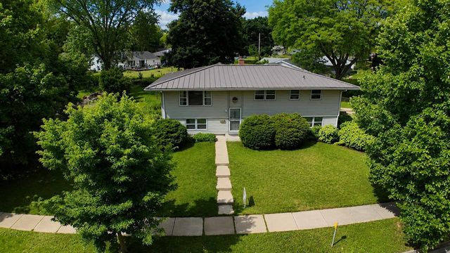 1422 Ellen Avenue, Madison, WI 53716