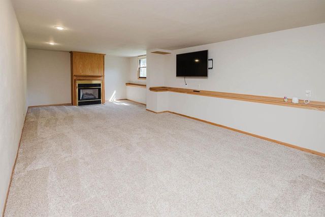 1422 Ellen Avenue, Madison, WI 53716