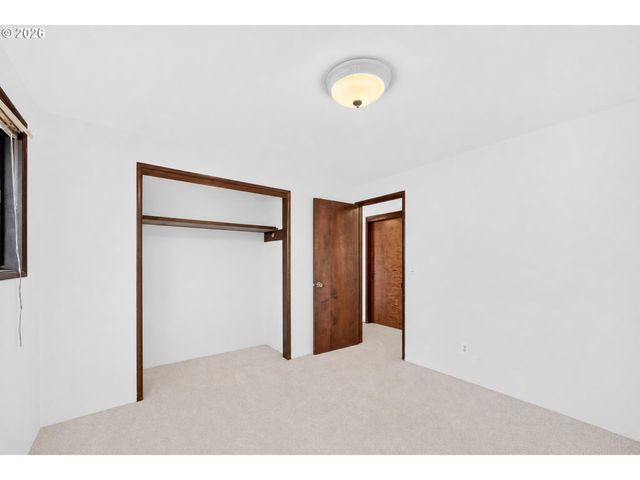 12351 Se ANNA Ct, Damascus, OR 97089