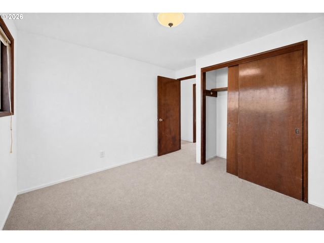 12351 Se ANNA Ct, Damascus, OR 97089