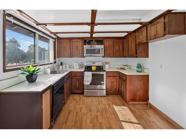 12351 Se ANNA Ct, Damascus, OR 97089
