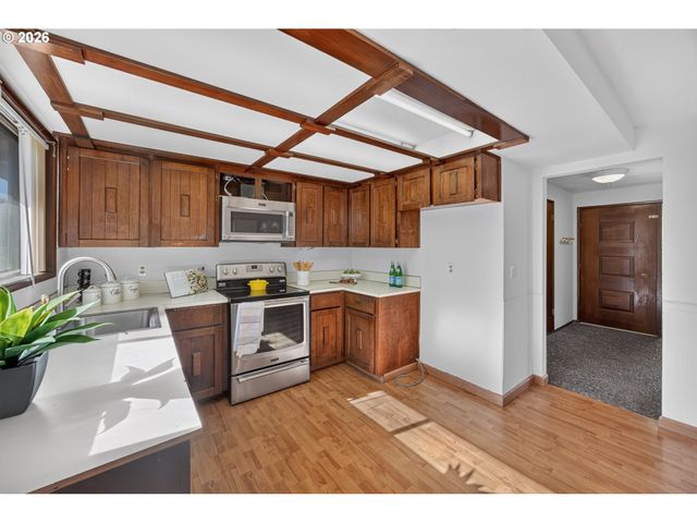 12351 Se ANNA Ct, Damascus, OR 97089