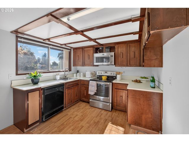 12351 Se ANNA Ct, Damascus, OR 97089