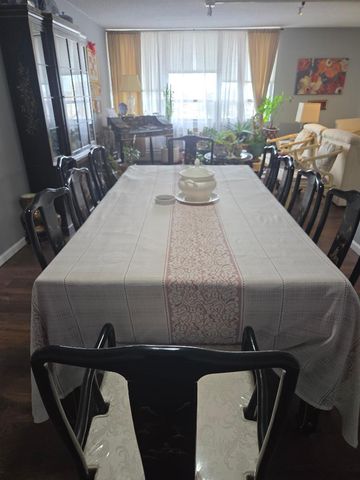 8815 W Golf Road 3A, Niles, IL 60714