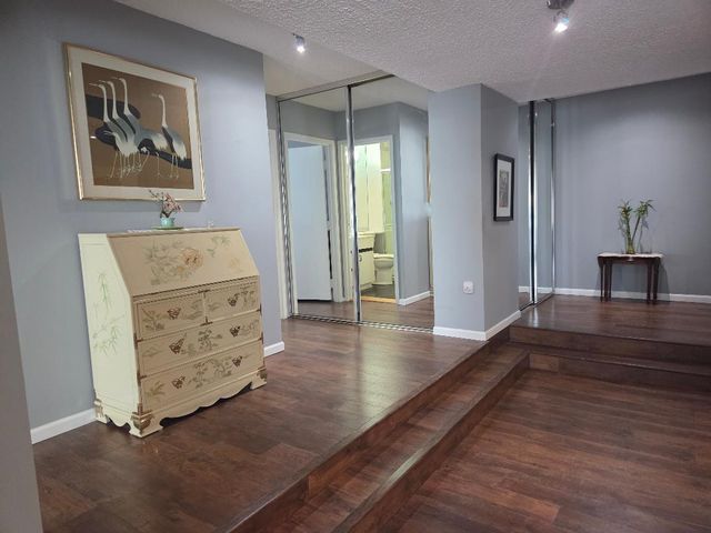 8815 W Golf Road 3A, Niles, IL 60714