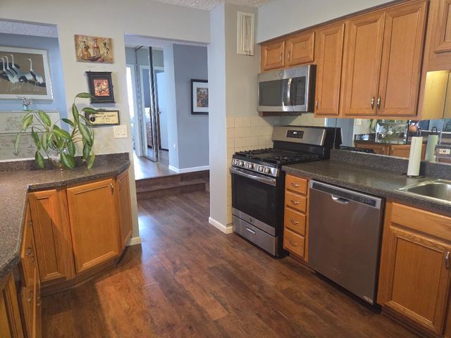 8815 W Golf Road 3A, Niles, IL 60714