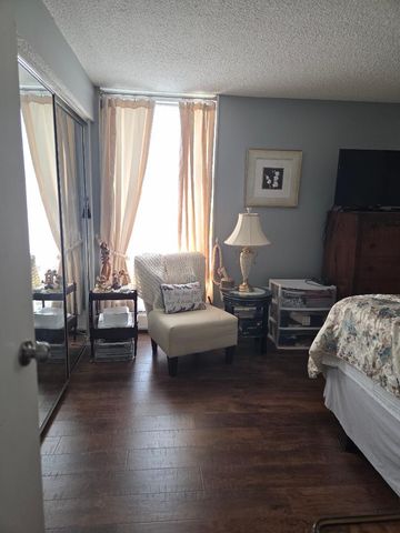 8815 W Golf Road 3A, Niles, IL 60714