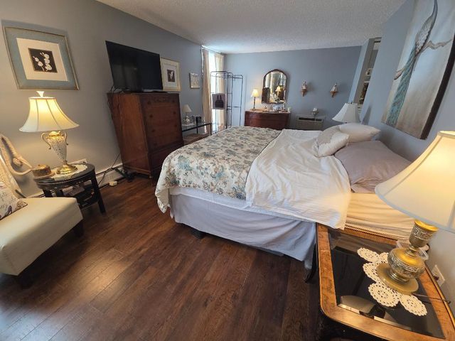 8815 W Golf Road 3A, Niles, IL 60714