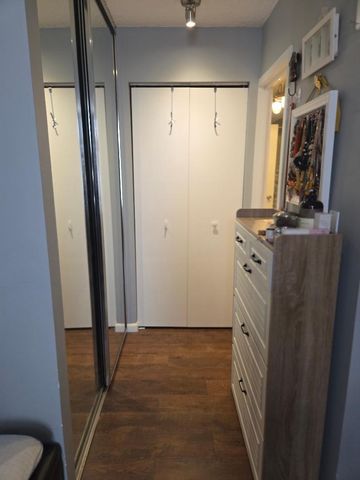 8815 W Golf Road 3A, Niles, IL 60714