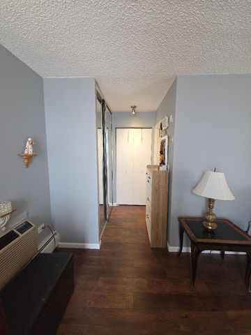 8815 W Golf Road 3A, Niles, IL 60714