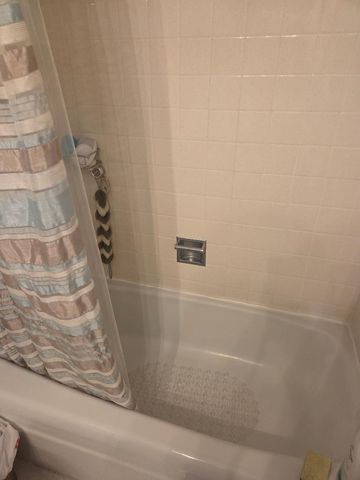 8815 W Golf Road 3A, Niles, IL 60714