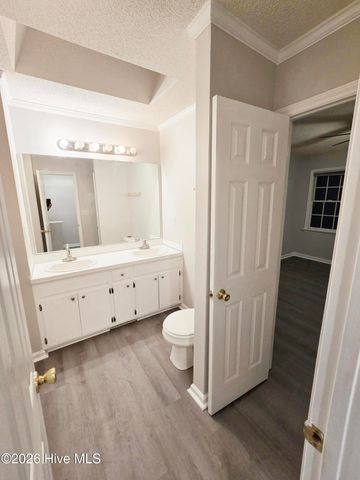 3813 Sterling Pointe Drive V9, Winterville, NC 28590