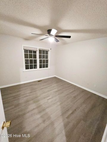 3813 Sterling Pointe Drive V9, Winterville, NC 28590