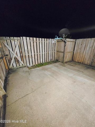 3813 Sterling Pointe Drive V9, Winterville, NC 28590