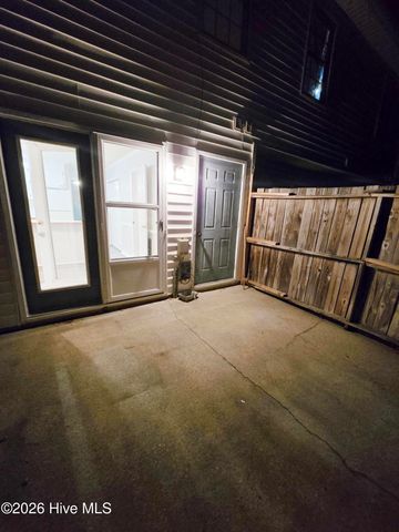 3813 Sterling Pointe Drive V9, Winterville, NC 28590