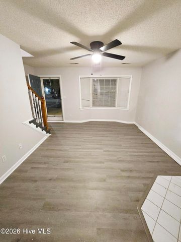 3813 Sterling Pointe Drive V9, Winterville, NC 28590