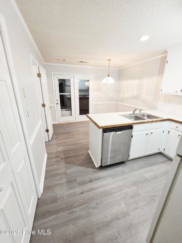 3813 Sterling Pointe Drive V9, Winterville, NC 28590