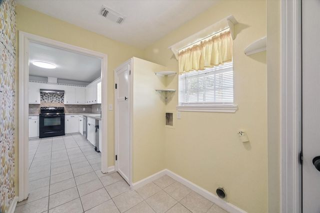 6210 County Road 170, Alvin, TX 77511