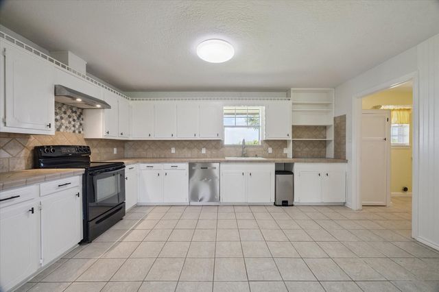 6210 County Road 170, Alvin, TX 77511