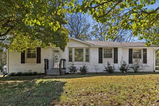 233 Bonnabrook Dr, Hermitage, TN 37076