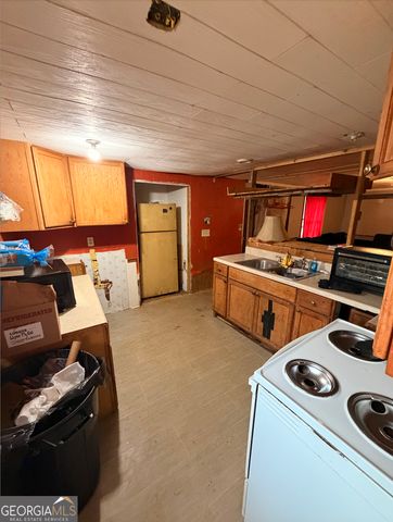 258 Persimmon St, Toccoa, GA 30577