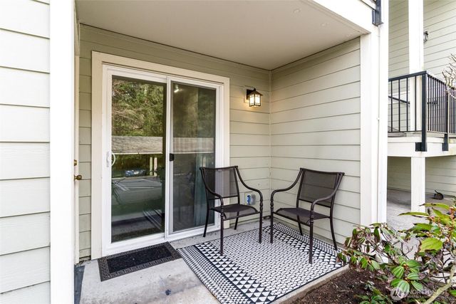 6525 200th Street SW #101, Lynnwood, WA 98036