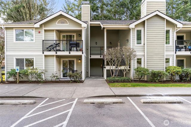 6525 200th Street SW #101, Lynnwood, WA 98036
