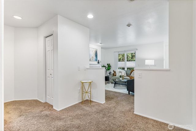 6525 200th Street SW #101, Lynnwood, WA 98036