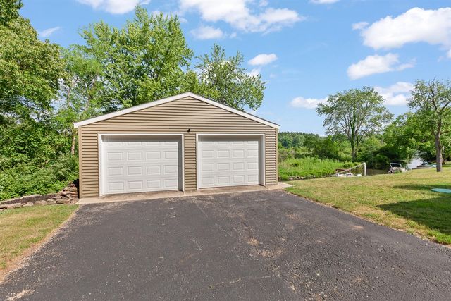 216 Lake Hills Drive, Concord, MI 49237