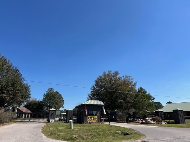 7 Wildwood Lake Drive, Huntsville, TX 77340