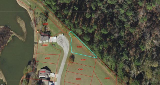 7 Wildwood Lake Drive, Huntsville, TX 77340