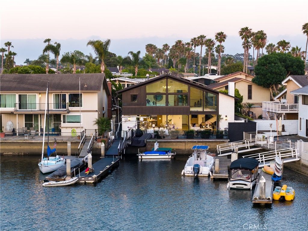 Image 2 of property listing at 16861 Edgewater, Huntington Beach, CA 92649