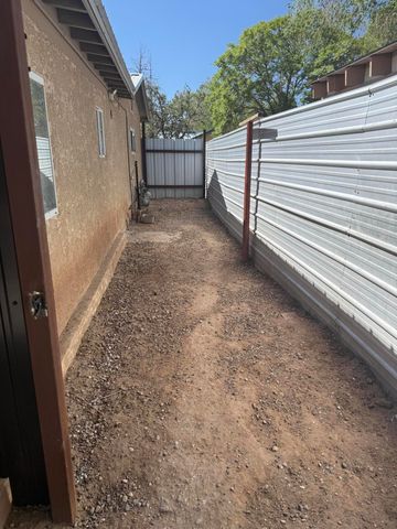 3201 Gonzales Road SW, Albuquerque, NM 87105