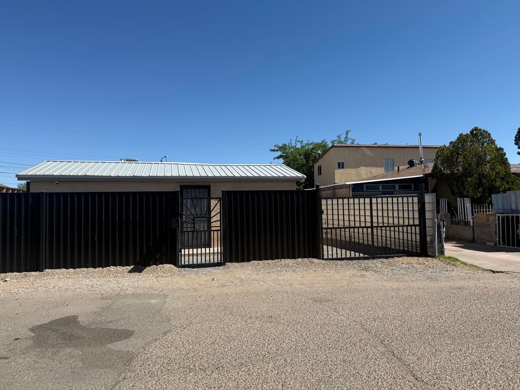 3201 Gonzales Road SW, Albuquerque, NM 87105