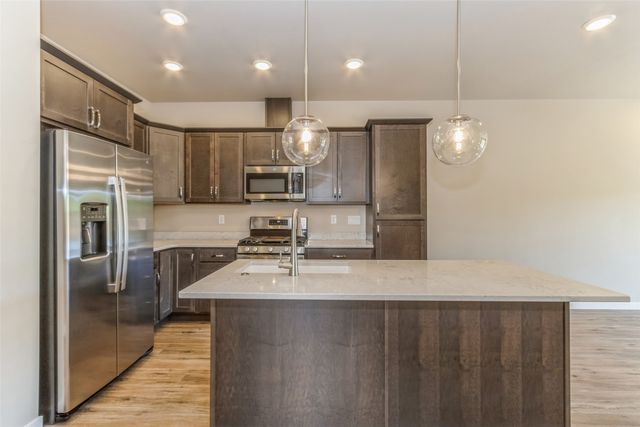 1003 Highland Trail, Solon, IA 52333