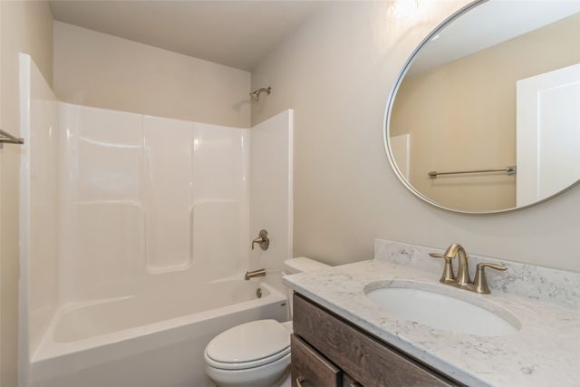 1003 Highland Trail, Solon, IA 52333