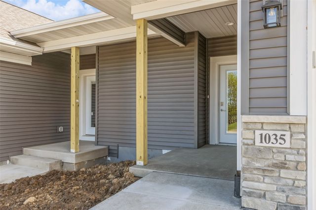 1003 Highland Trail, Solon, IA 52333