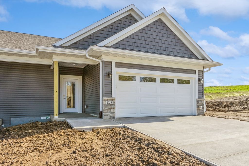 1003 Highland Trail, Solon, IA 52333